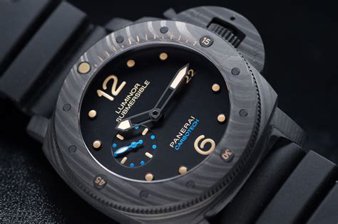 replica panerai luminor submersible carbotech